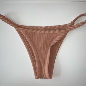 White Fox Boutique - XS Bikini Bottom